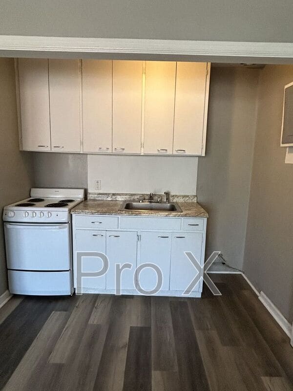 Building Photo - Baxter Apartments