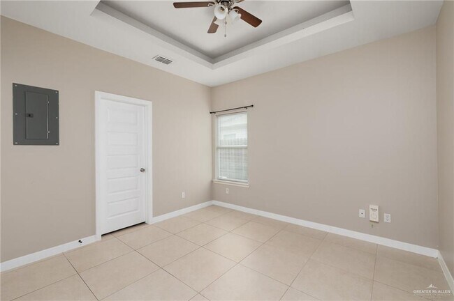 Building Photo - 10 Javalina Ave