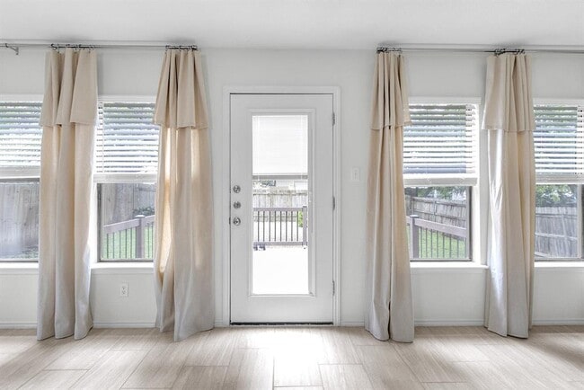 Building Photo - 1413 Baffin Cove