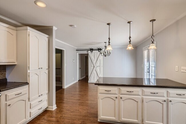 Building Photo - 5608 Weddington Matthews Rd, Matthews, NC,...