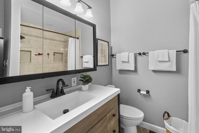 Building Photo - 1305 S Potomac St