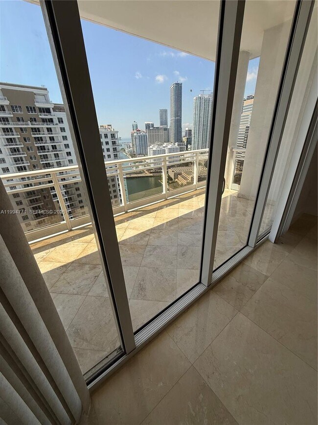 Building Photo - 901 Brickell Key Blvd