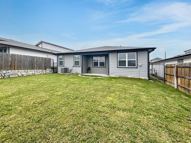 Building Photo - Beautiful 3-Bedroom Home with Spacious Yar...