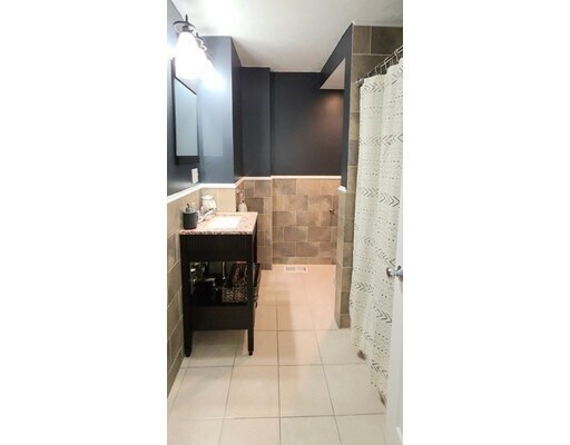 Building Photo - 7 Jaques St