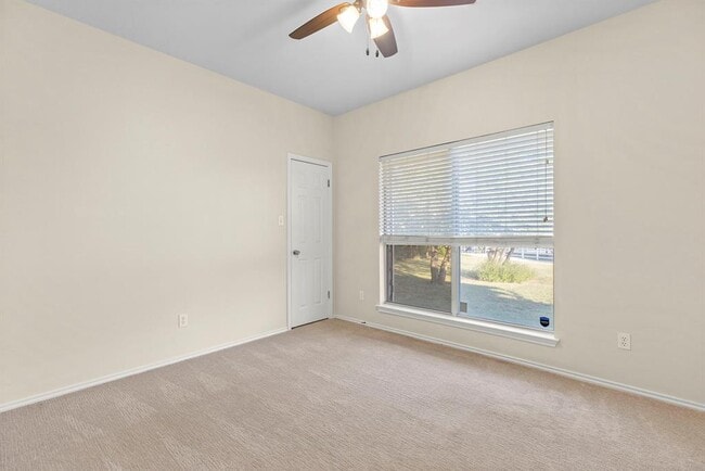 Building Photo - 704 Ridgmar Rd