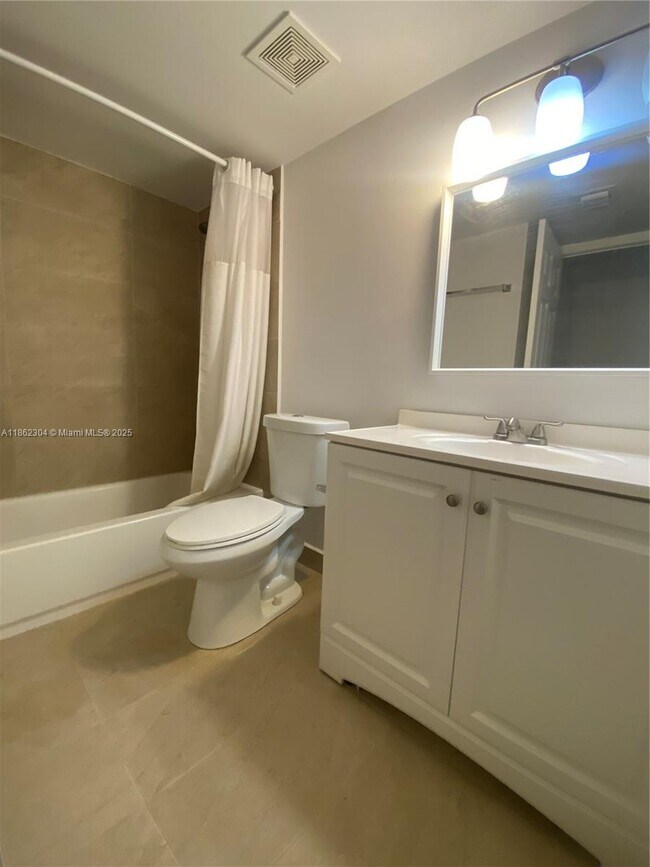 Building Photo - 8100 Geneva Ct
