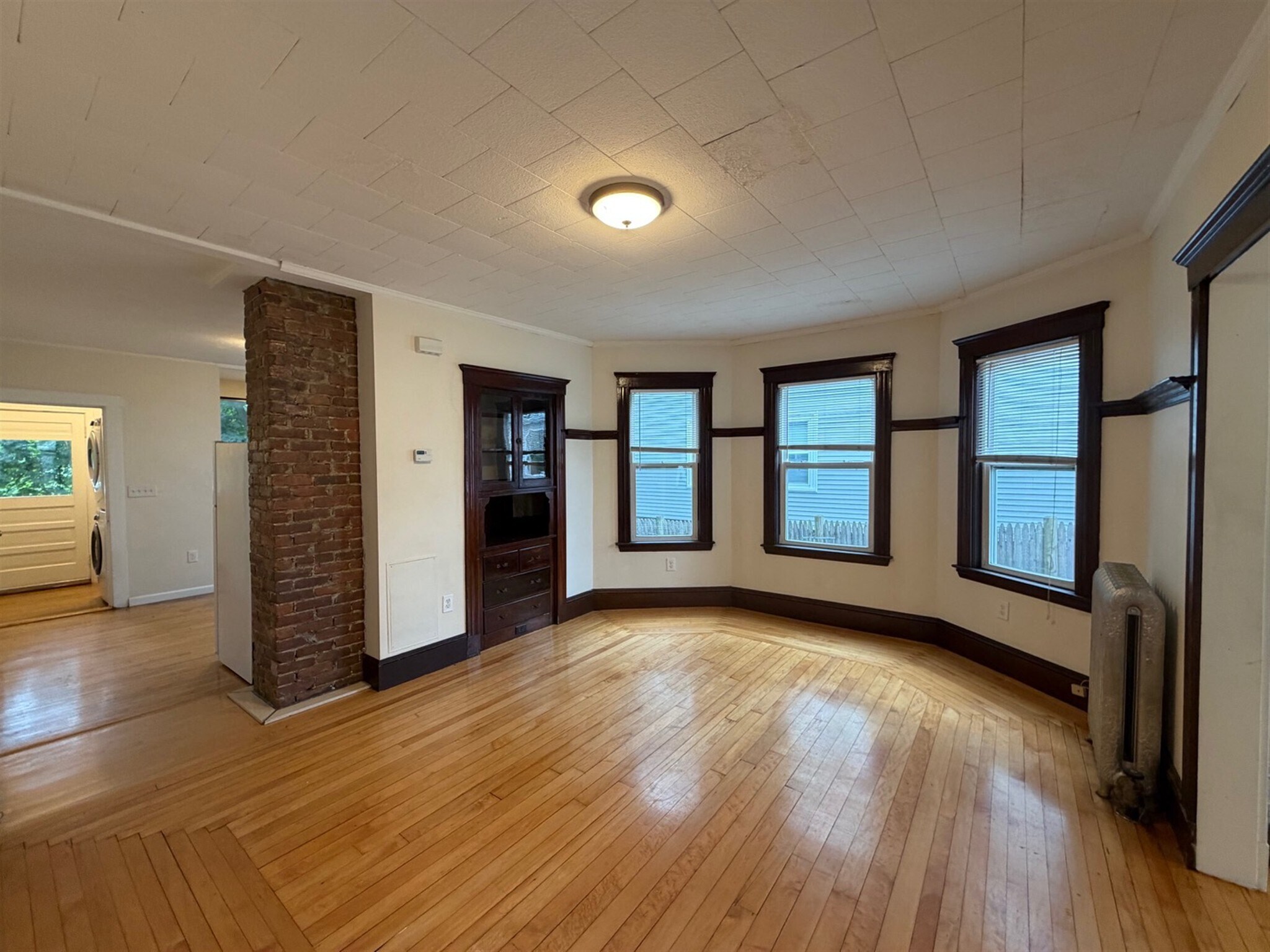 Building Photo - 126 Auburn St