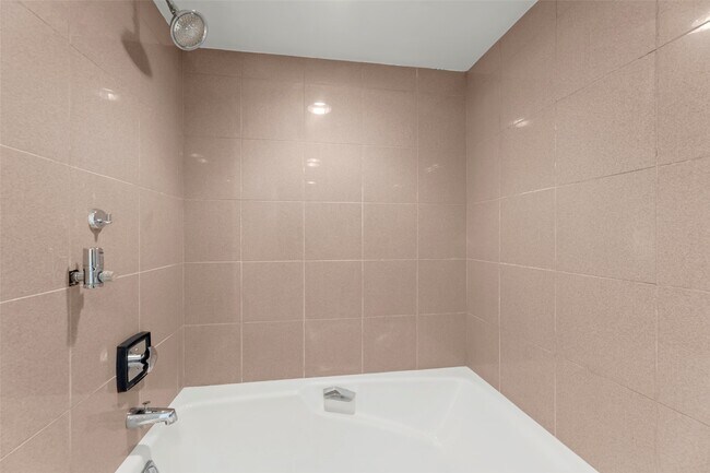 Building Photo - 1201 Autrey St