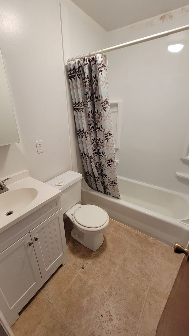 Building Photo - Charming 3-Bedroom Home Just 12 Blocks from CMU!