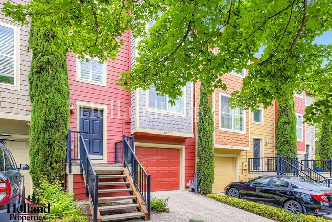 Building Photo - Wonderful 3 Bed 3 Bath Townhouse in  Hillsboro!