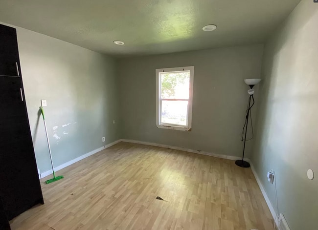 Building Photo - 550 N 970 W