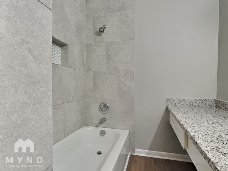 Building Photo - 4101 W Pear St