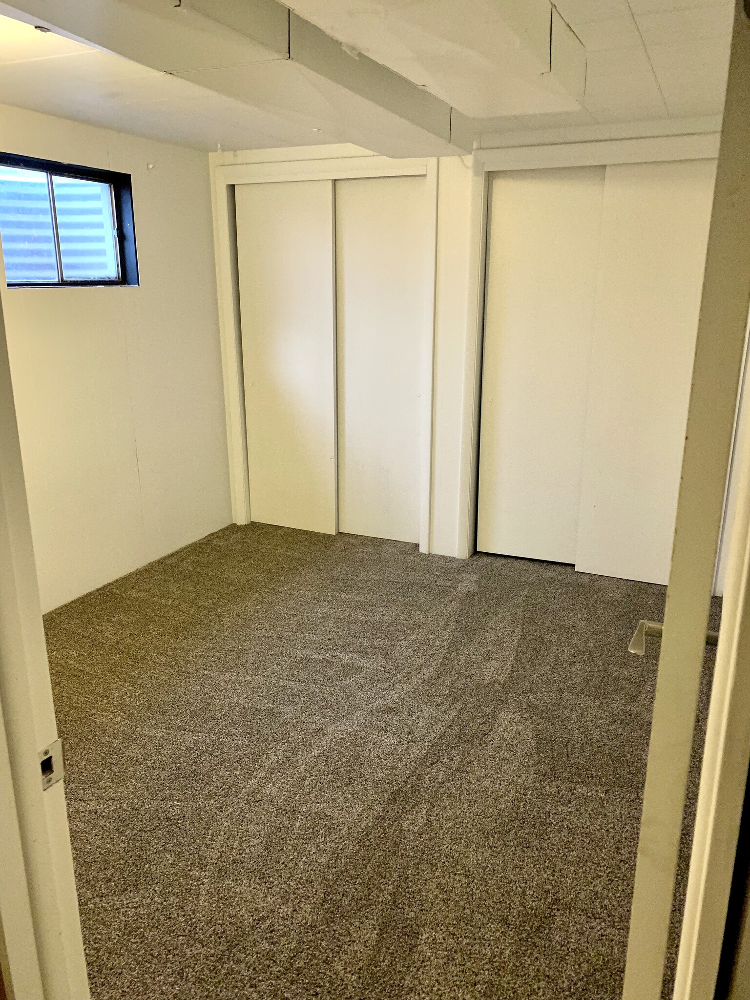 Basement non conforming bedroom - 2709 Meadowlark Ave