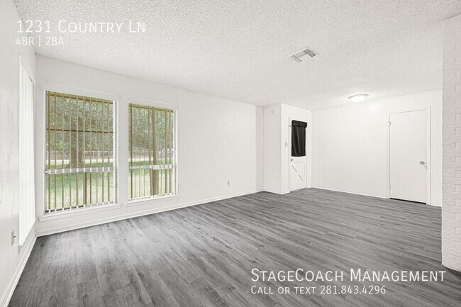 Building Photo - 1231 Country Ln