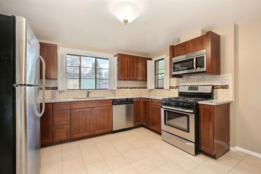 Building Photo - 4105 Pierce St