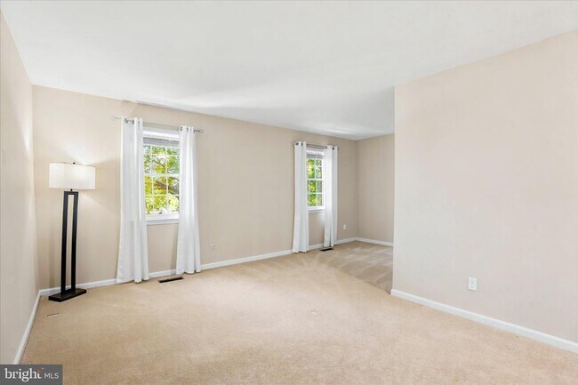 Building Photo - 706 Andover Ct