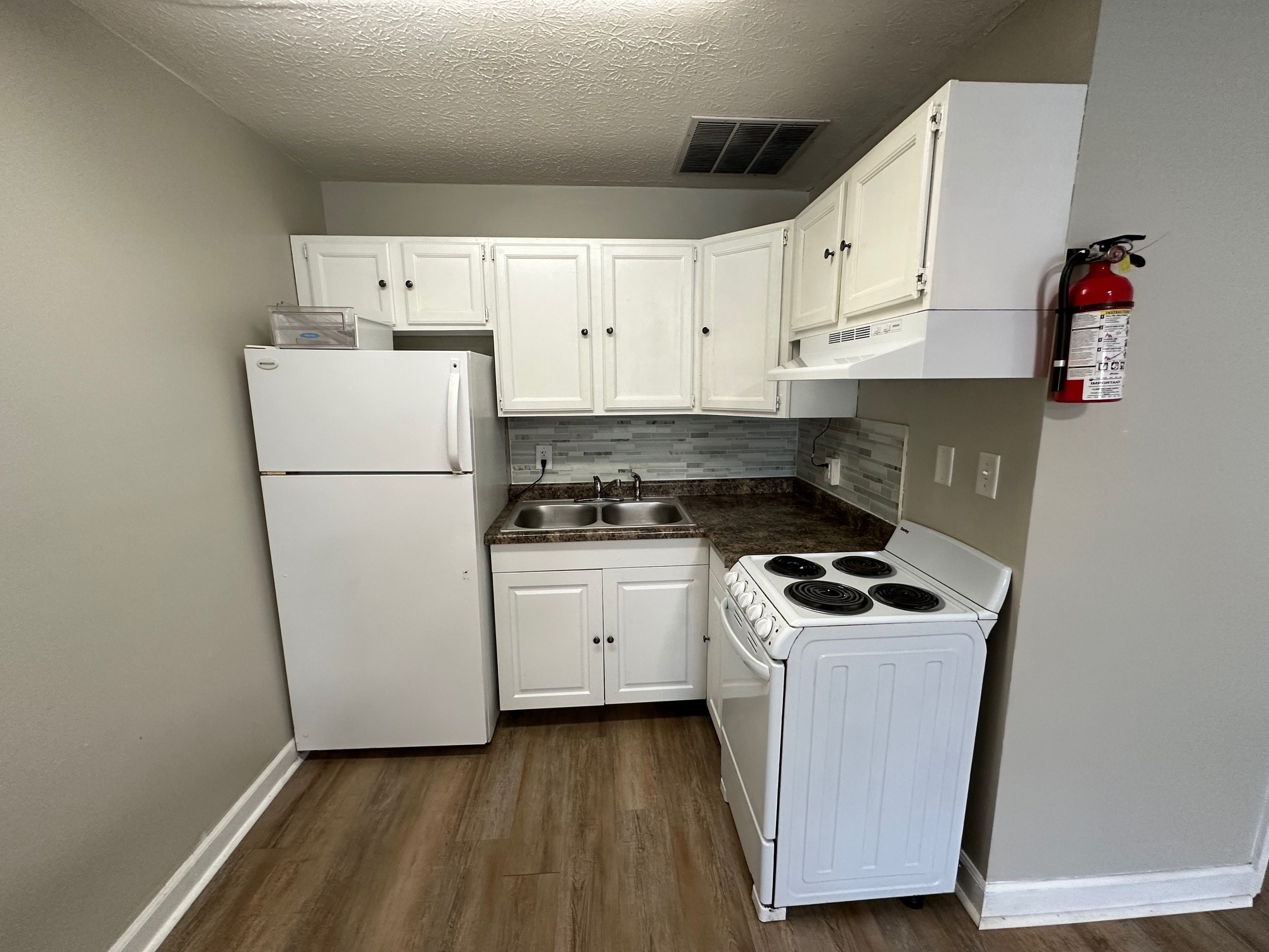 Building Photo - 335 W State St