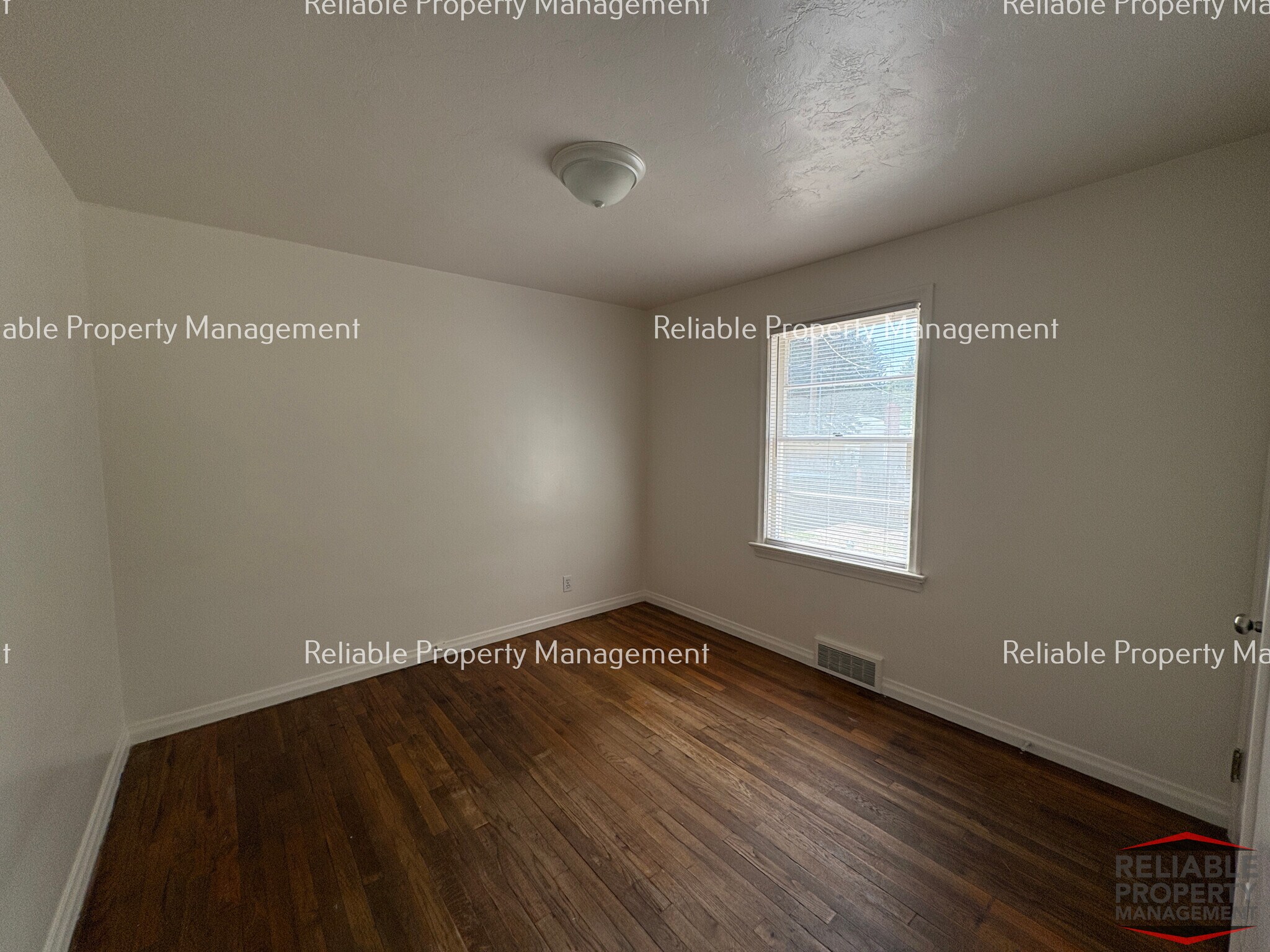 Building Photo - 357 W 20th St