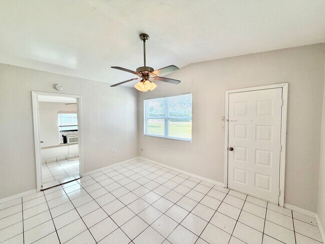 Building Photo - Roppo (561 SWB)