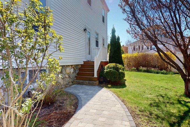 Building Photo - 18 Faneuil Rd