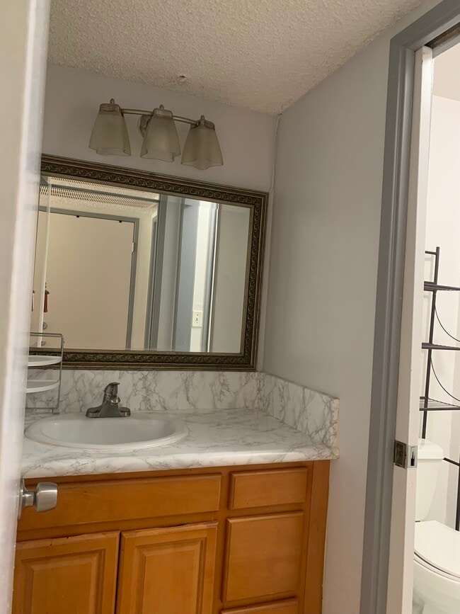 Building Photo - 315 S Harvard Blvd