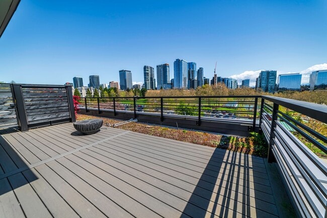 Building Photo - Park Central Townhomes - 4 Stories, 3 bedrooms, 31/2 bathrooms, 2 car garage and a rooftop deck w...