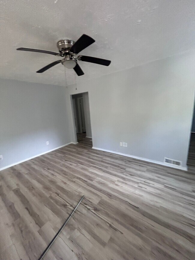 Building Photo - 7534 Blanding Dr