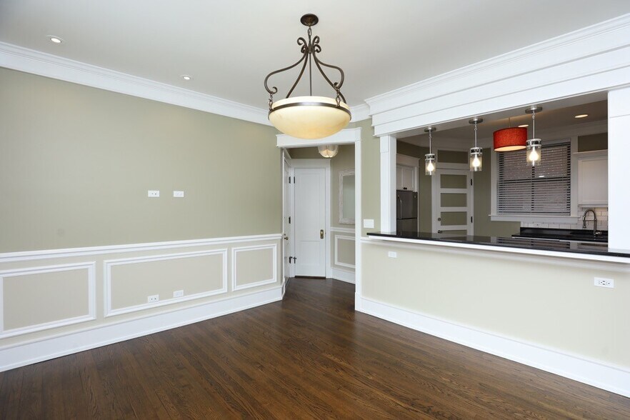 Building Photo - 1928 W Berenice Ave