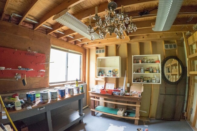 Building Photo - 15 Hoskins Rd