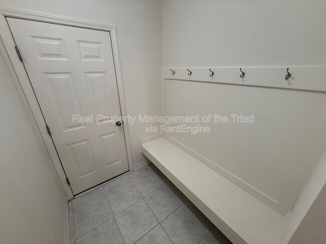 Building Photo - 4670 Wesmar Ct