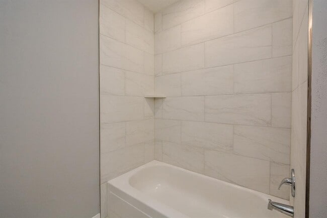 Building Photo - 10302 Tablerock Dr