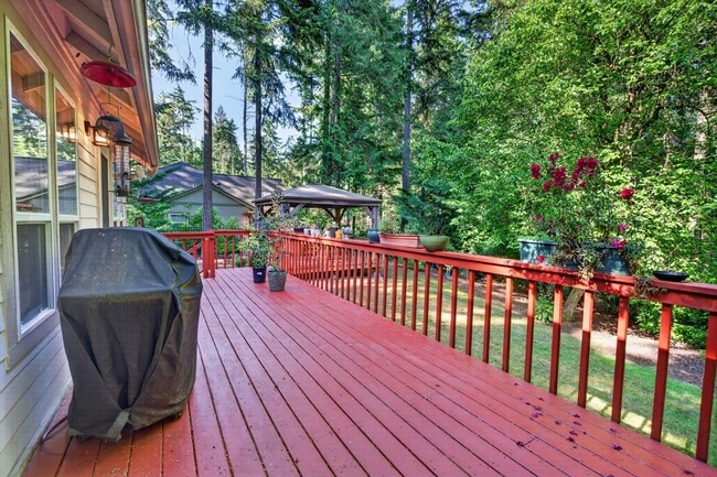 Building Photo - Coastal Elegance Near Sunrise Beach: Luxury 3BR/2.5BA Gig Harbor Home