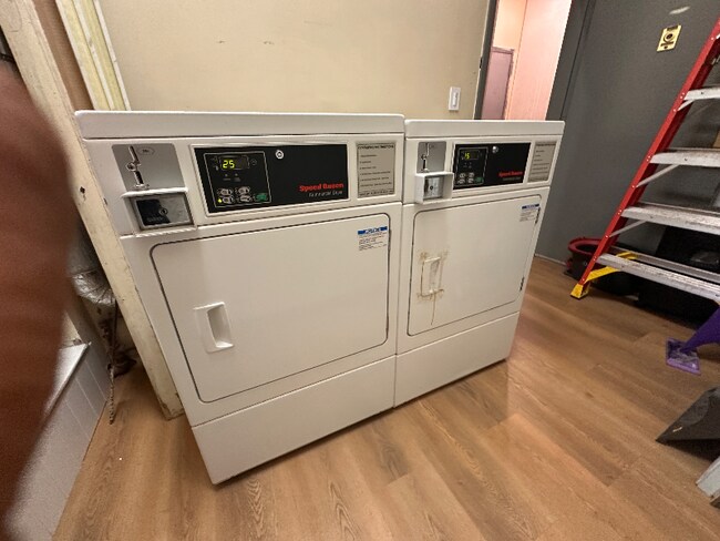 Building Photo - 1873 Prospect Pl