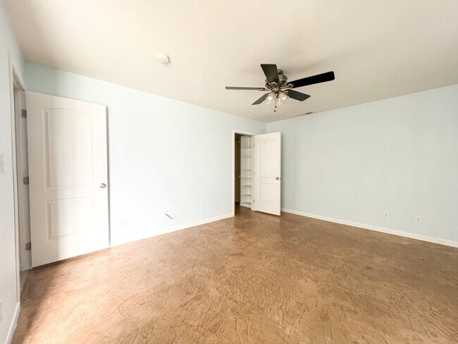 Building Photo - A Beautiful 2 Bedroom Home with Office and 2 Bonus Room