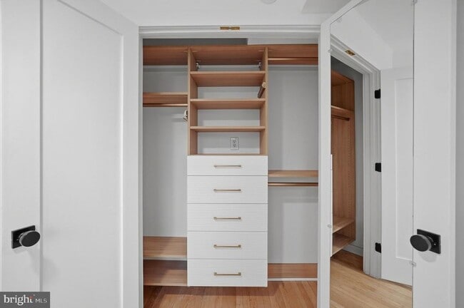 Building Photo - 2028 Tunlaw Rd NW