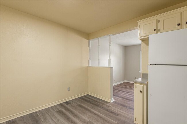 Building Photo - 1401 Ave O