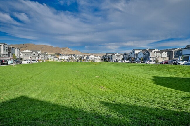 Building Photo - 15142 S Wild Horse Wy