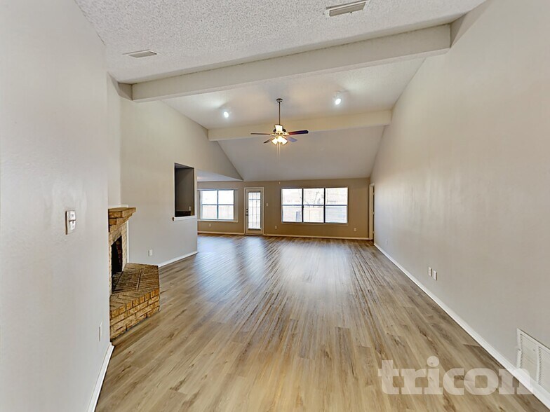 Building Photo - 918 Elliott Dr