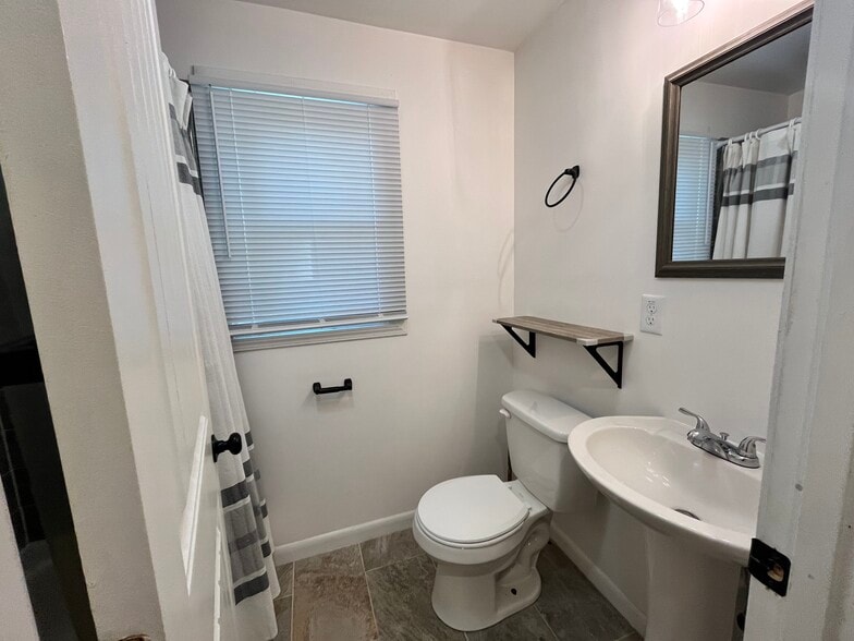 bathroom - 112 Clay St