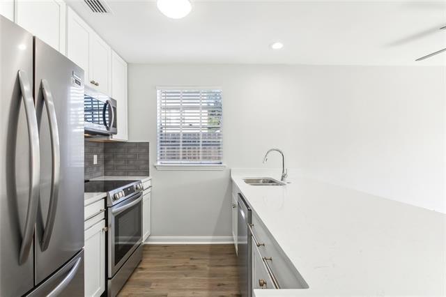 Building Photo - 210 Hyacinth St