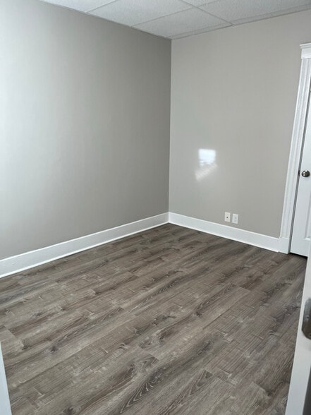 Building Photo - 93 White St