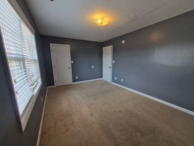 Building Photo - 305 Rack Ln