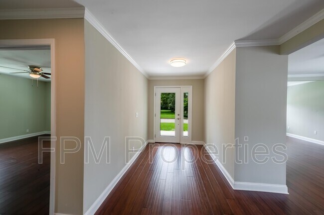 Building Photo - 4127 Shirley Ave