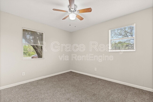 Building Photo - 4404 Pecan Ln
