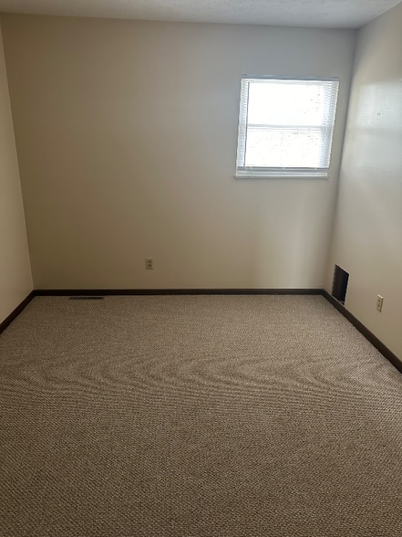 Building Photo - 270 Stocksdale Dr