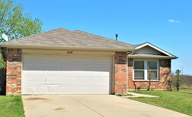 Primary Photo - 2200 Lookout Ln