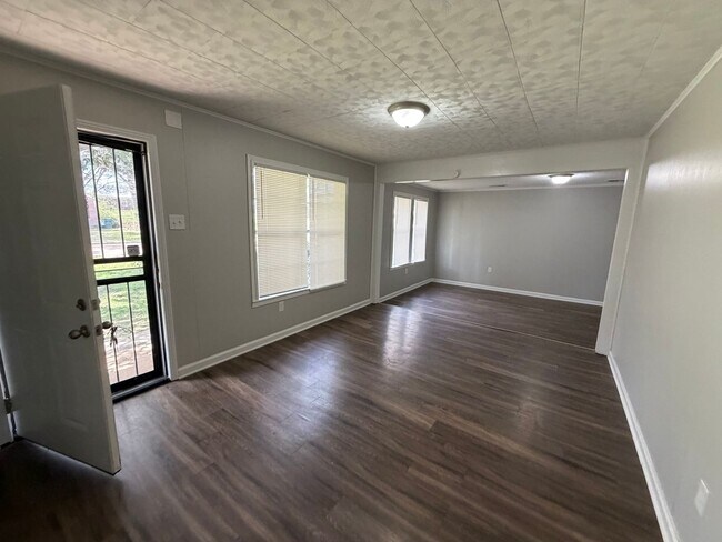 Building Photo - Welcome to your new home in Southaven, MS! HALF OFF FIRST MONTH RENT!!