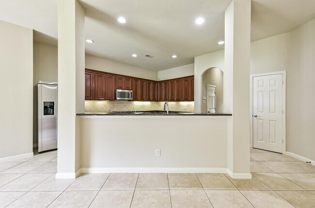 Building Photo - 15914 Cedar Shores Ln