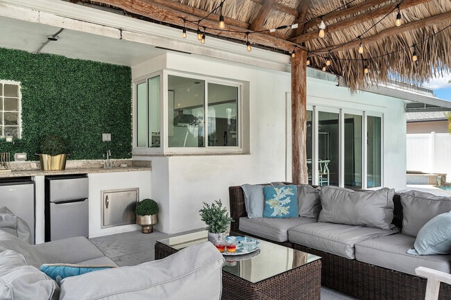 Building Photo - 2233 SE 15th St