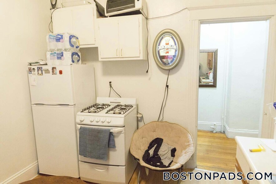 Building Photo - 1377 Commonwealth Ave